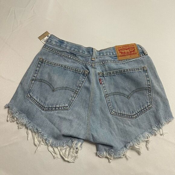 NWT Levi’s 505 507 Frayed Distressed Destroyed Denim Shorts Size 4 30” Waist New - Picture 3 of 11